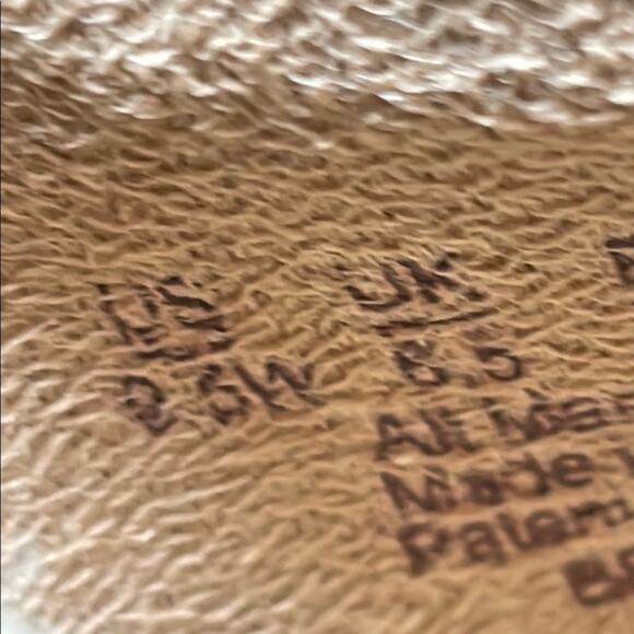 Naturalizer Elegant Black Leather Pumps. 8.5W - Picture 4 of 5